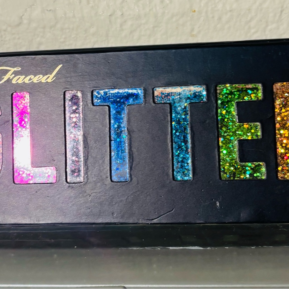 Too Faced Glitter Bomb Eyeshadow Palette